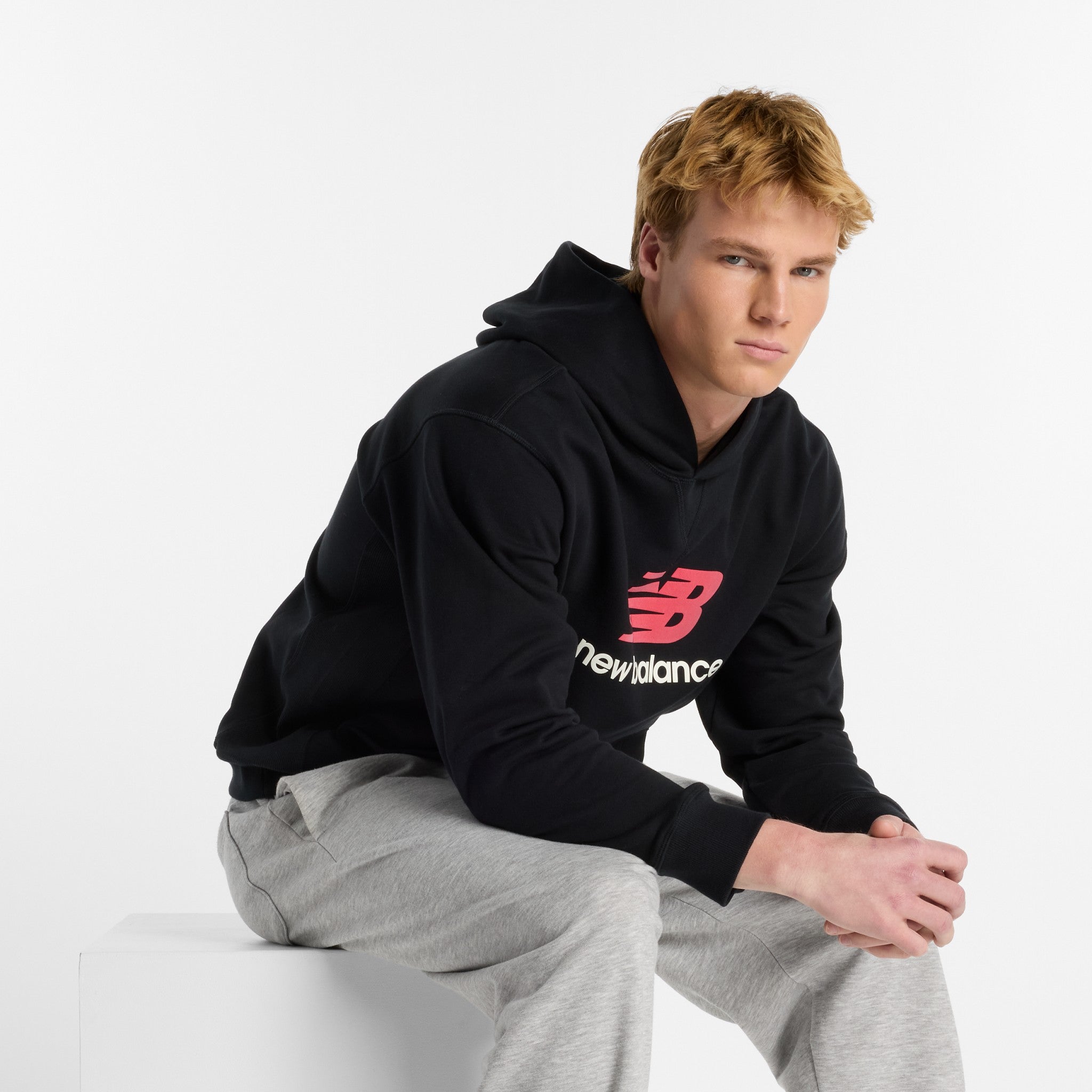 ATHLETICS FRENCH TERRY LOGO - FELPA MT51512BK . NEW BALANCE