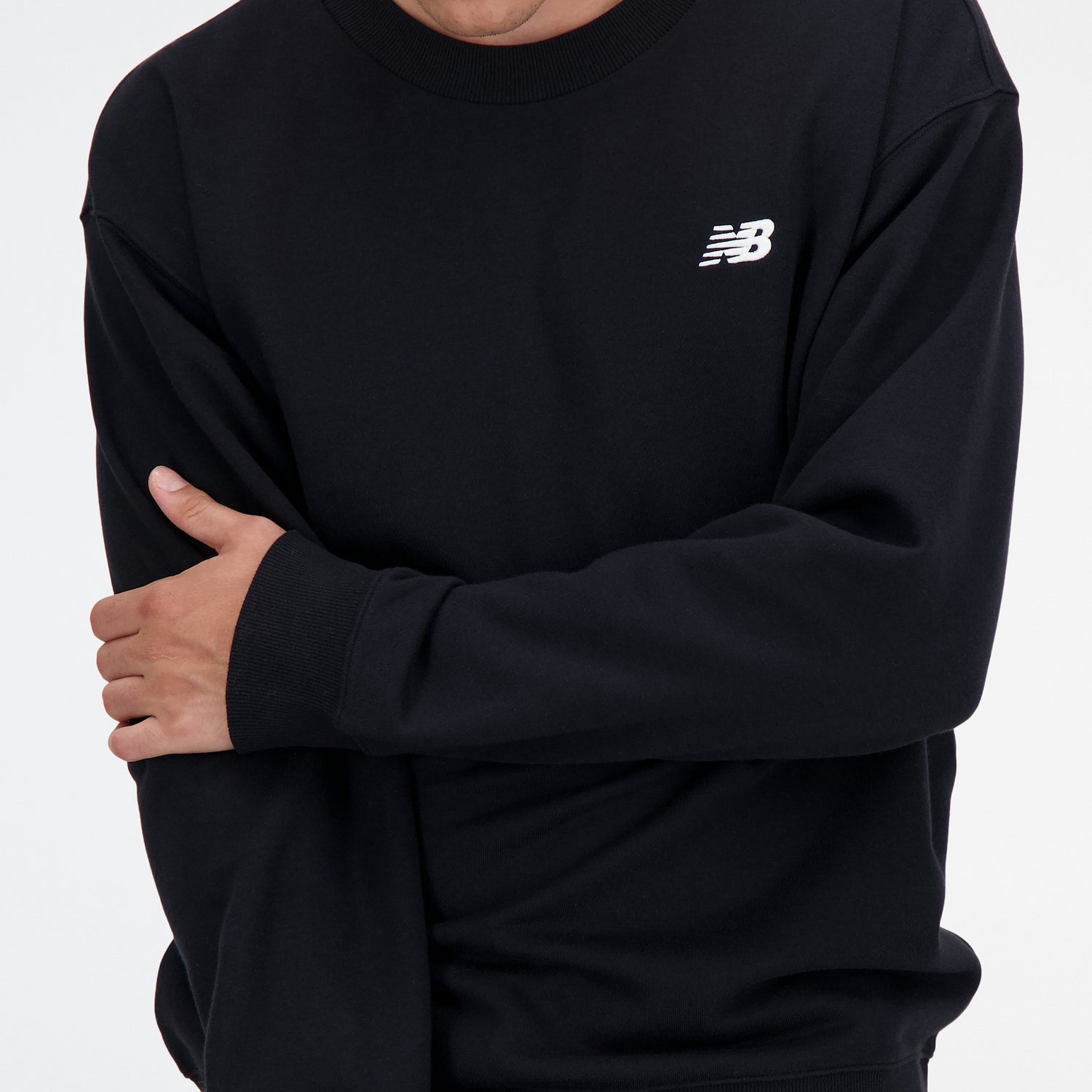 SMALL LOGO FRENCH TERRY CREW - FELPA MT41507BK . NEW BALANCE 