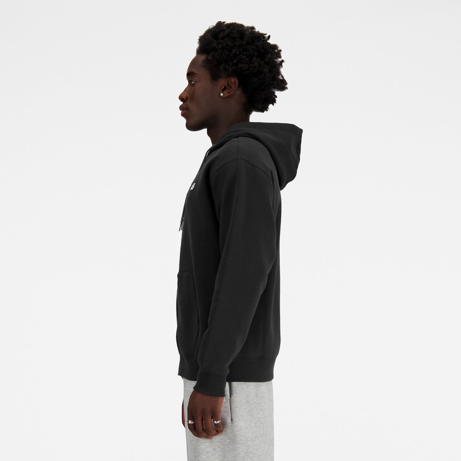 SPORT ESSENTIALS LOGO FRENCH TERRY FULL ZIP - FELPA MJ41501BK . NEW BALANCE 