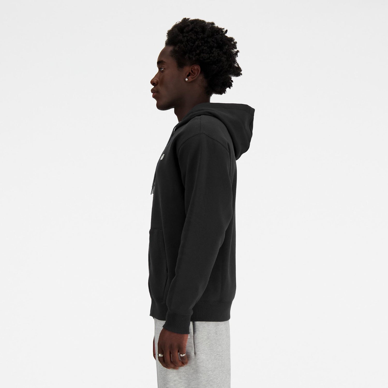 SPORT ESSENTIALS LOGO FRENCH TERRY FULL ZIP - FELPA MJ41501BK . NEW BALANCE 