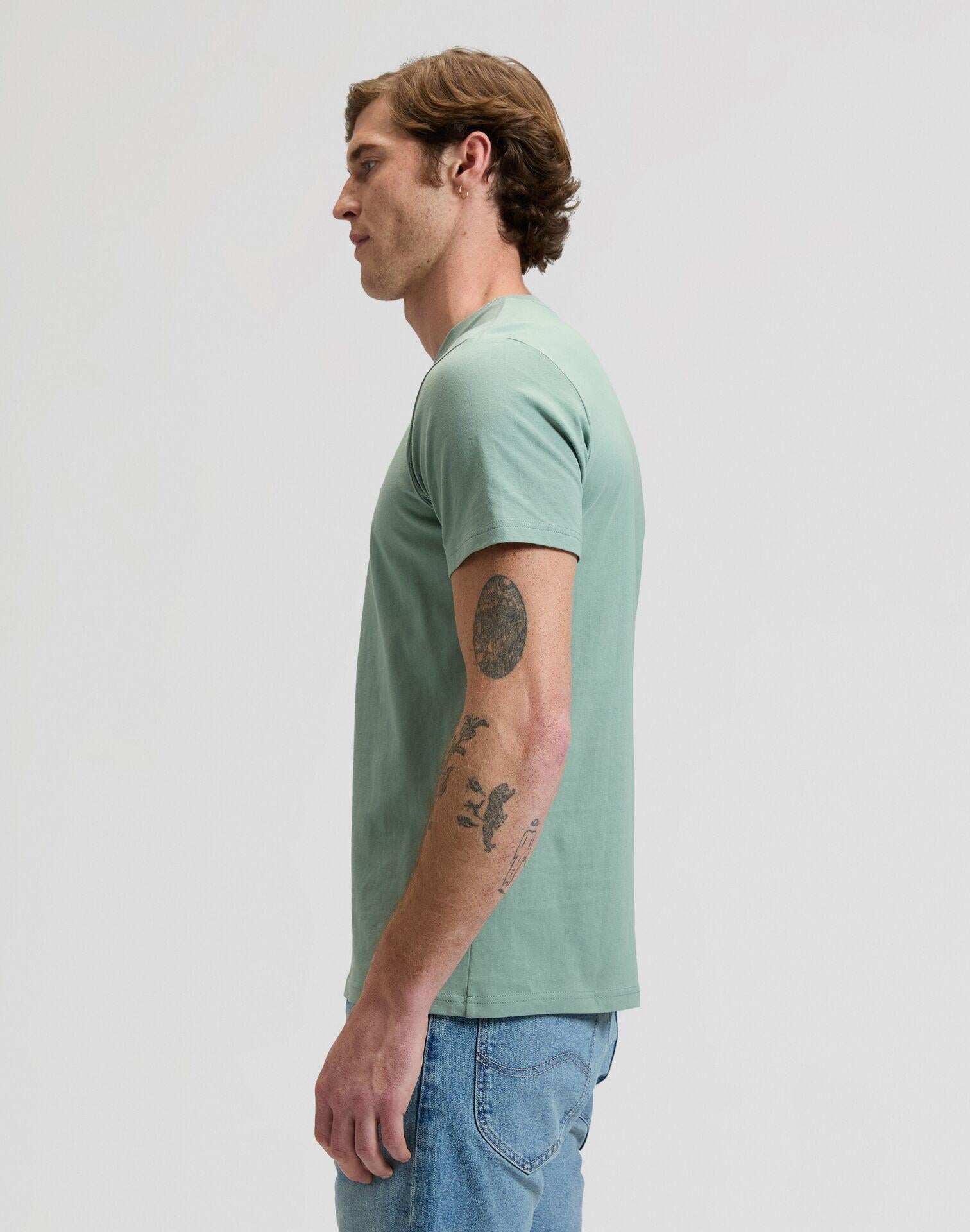 PATCH LOGO DESERT SAGE - T-SHIRT 112376466 . LEE 