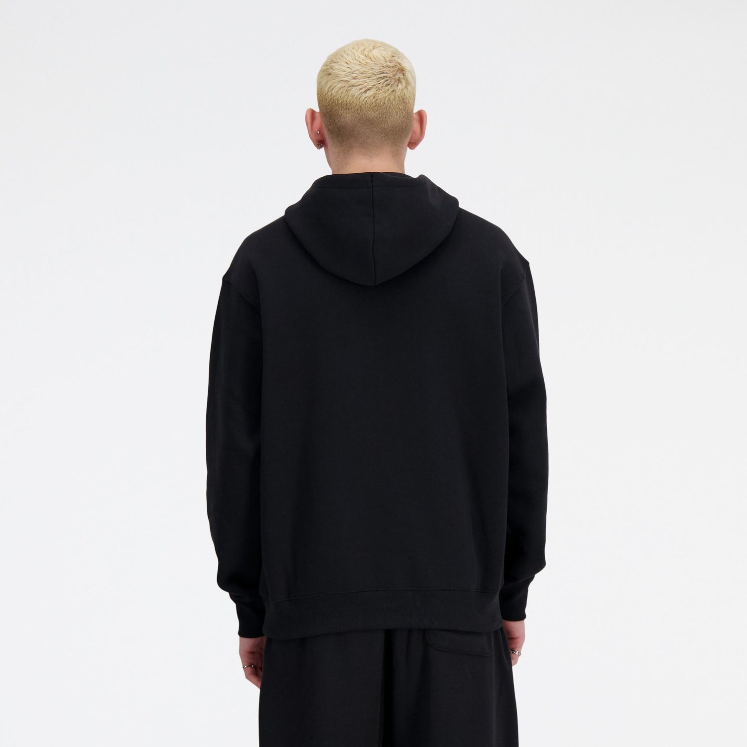 SPORT ESSENTIALS FRENCH TERRY - FELPA MT41508BK . NEW BALANCE 