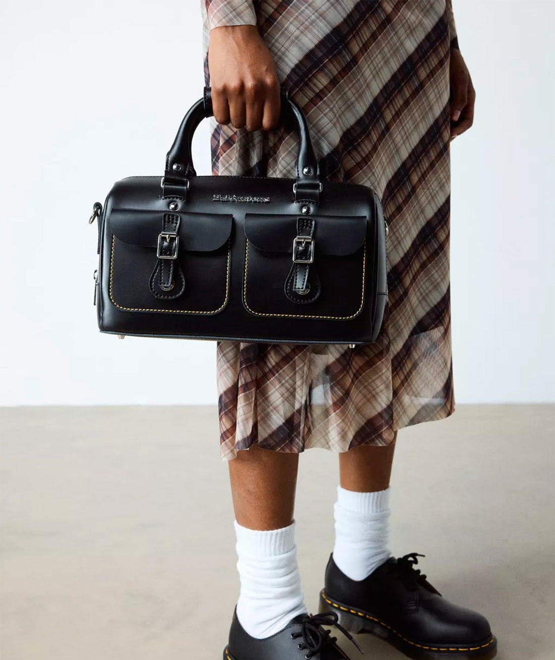 TOP HANDLE BAG - KIEV+SMOOTH - BORSA 40758001 . DR MARTENS 